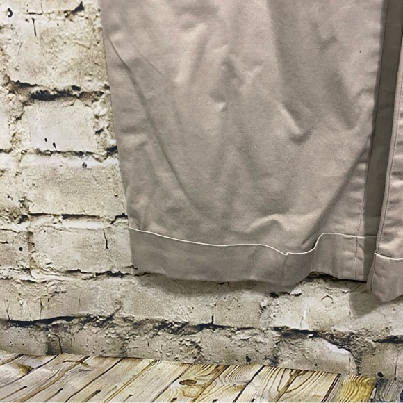 Gap Beige Khaki Cotton Stretch Cuffed Capris - Picture 2 of 5